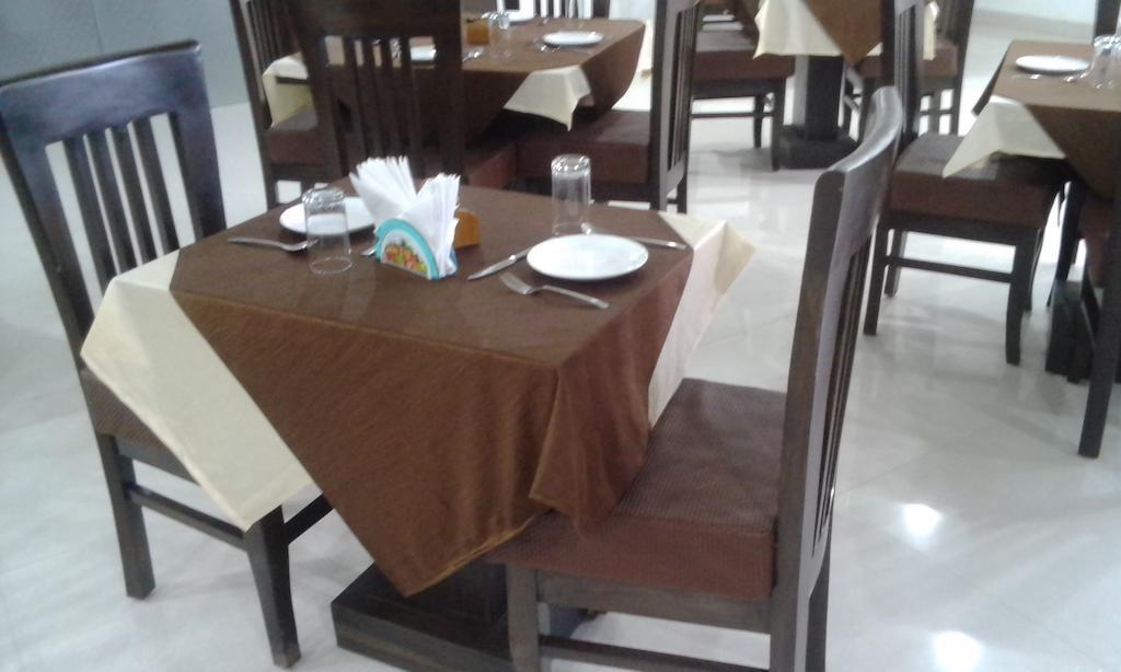 Dazzling East Gate Hotel Agra  Buitenkant foto