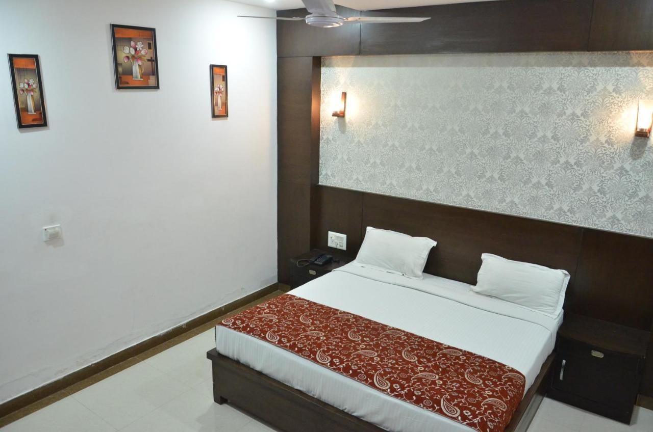 Dazzling East Gate Hotel Agra  Buitenkant foto
