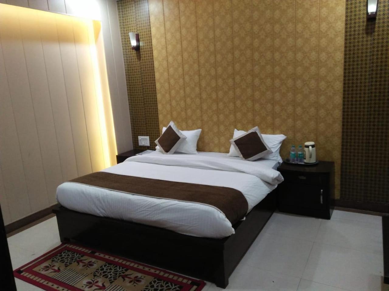 Dazzling East Gate Hotel Agra  Buitenkant foto